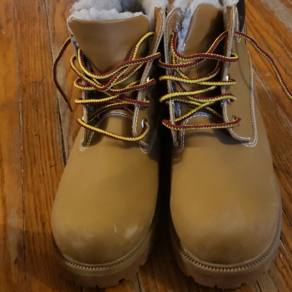 Boots - Picture 3 of 3